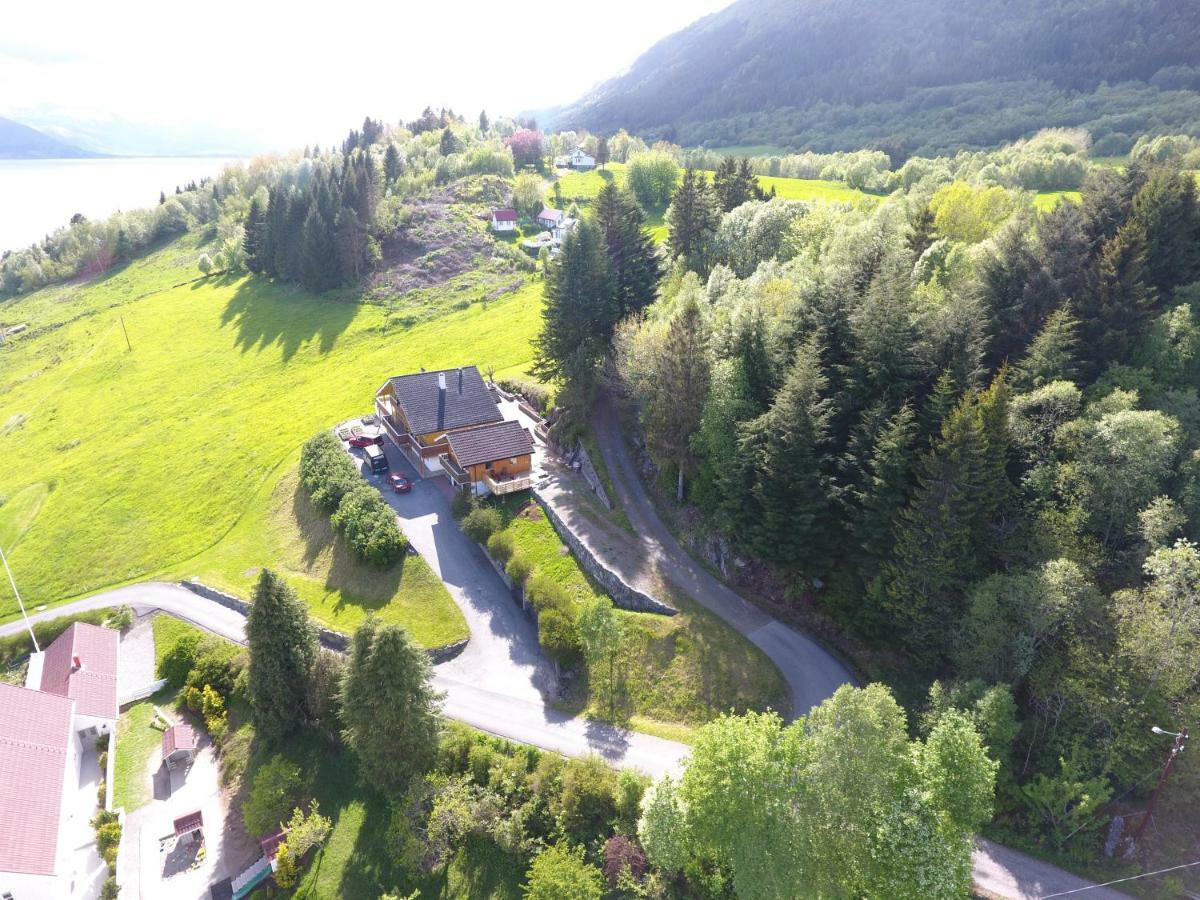 Kvernesfjorden Apartments Steinsgrenda Экстерьер фото
